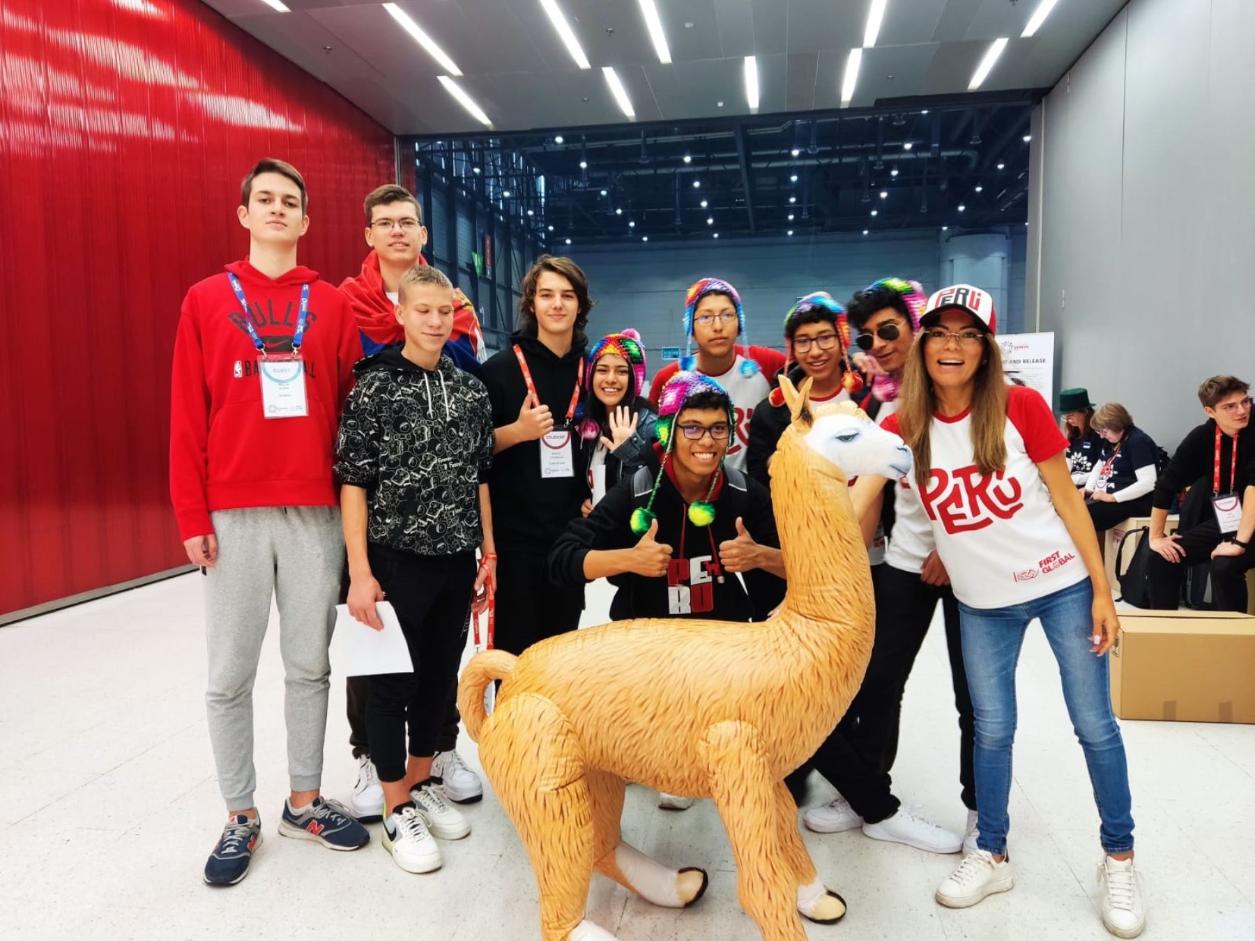 Escolares arequipeños quedan en primeros puestos de torneo mundial de robótica