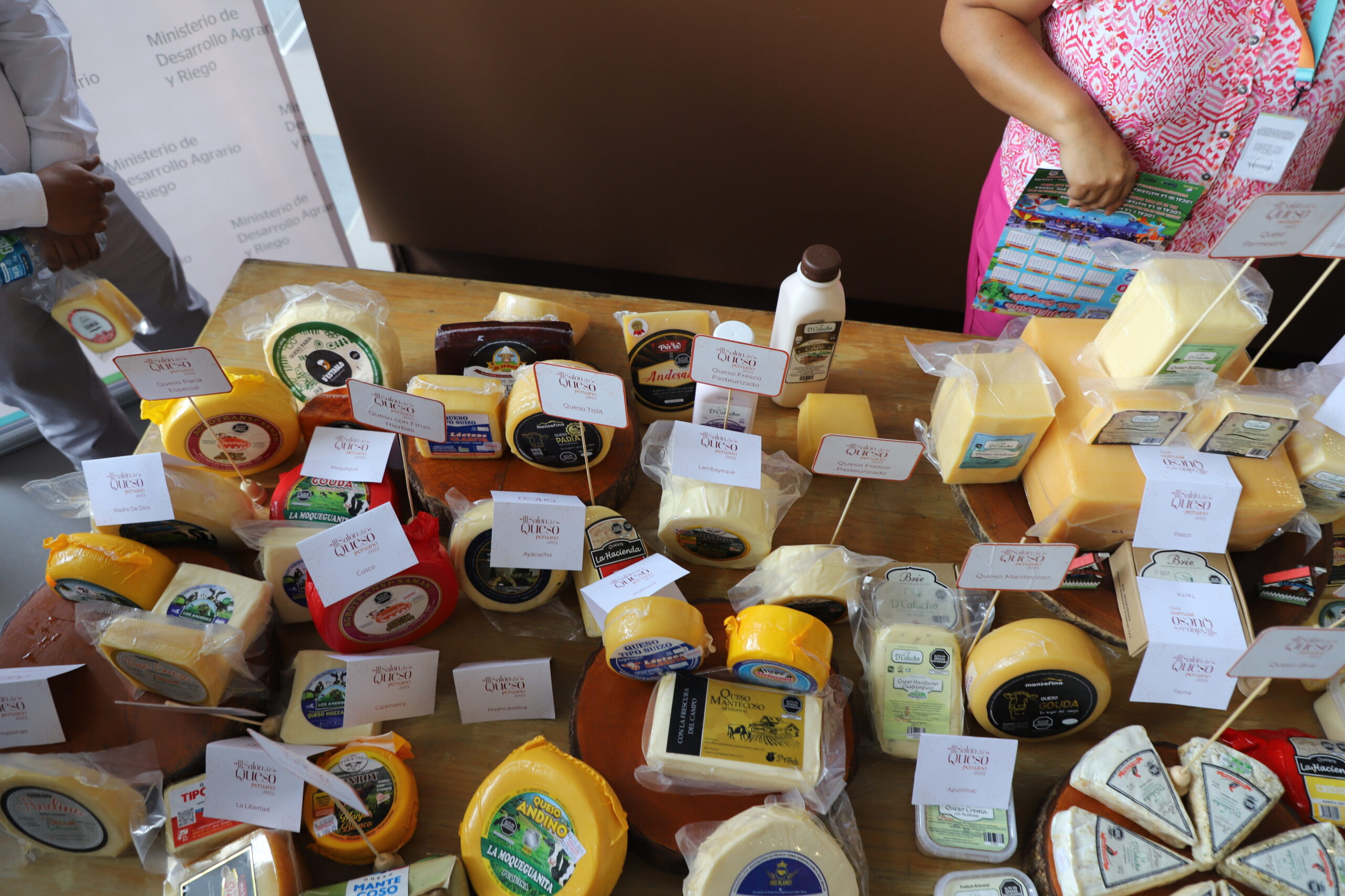14 regiones  del país compiten por el título del mejor queso del Perú