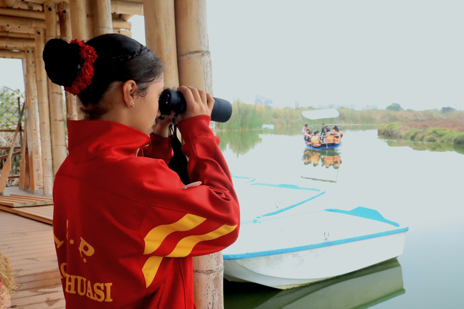 Escolares de Chorrillos se convierten en científicos por un día