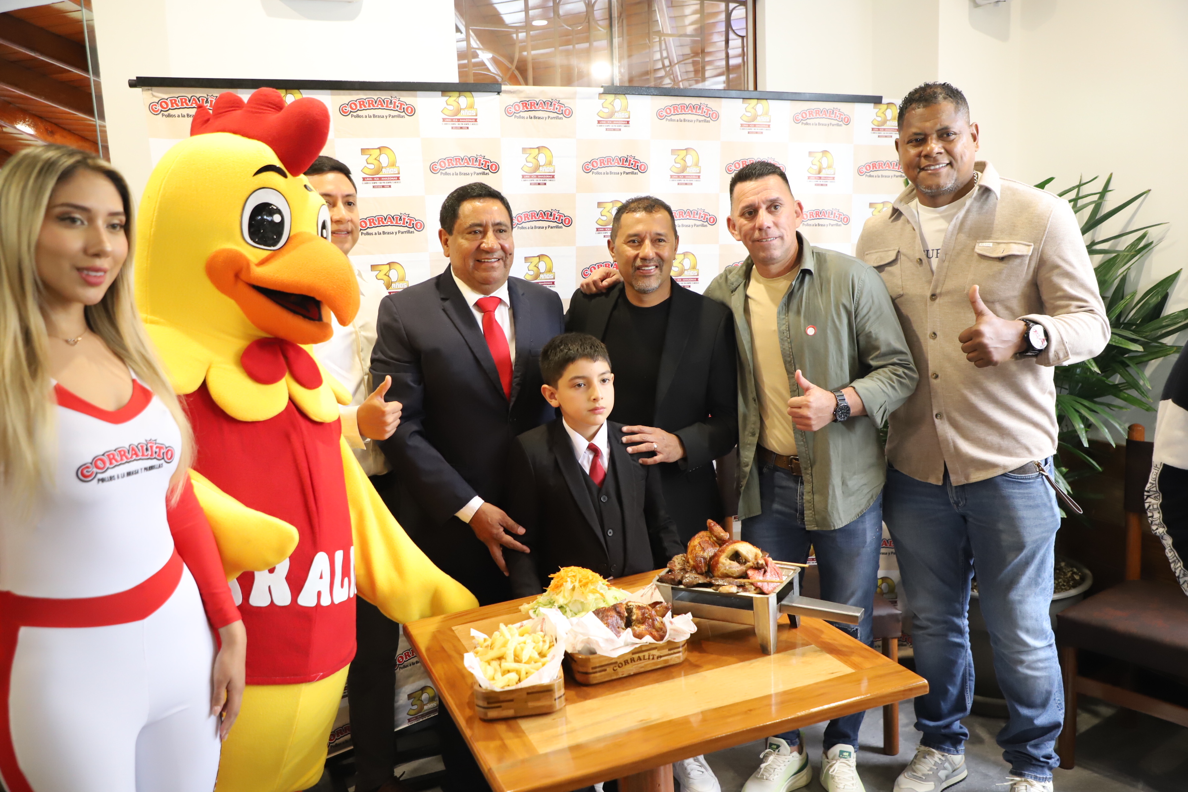 Pollos el Corralito está de fiesta