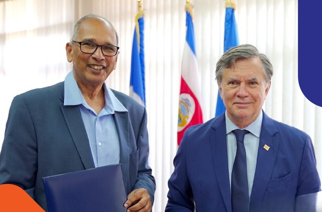 Nuevo  Director General  del IICA, es el Ing. Agr. Muhammad Ibrahim de Guyana, quien sucede al  Dr. Manuel Otero de Argentina.