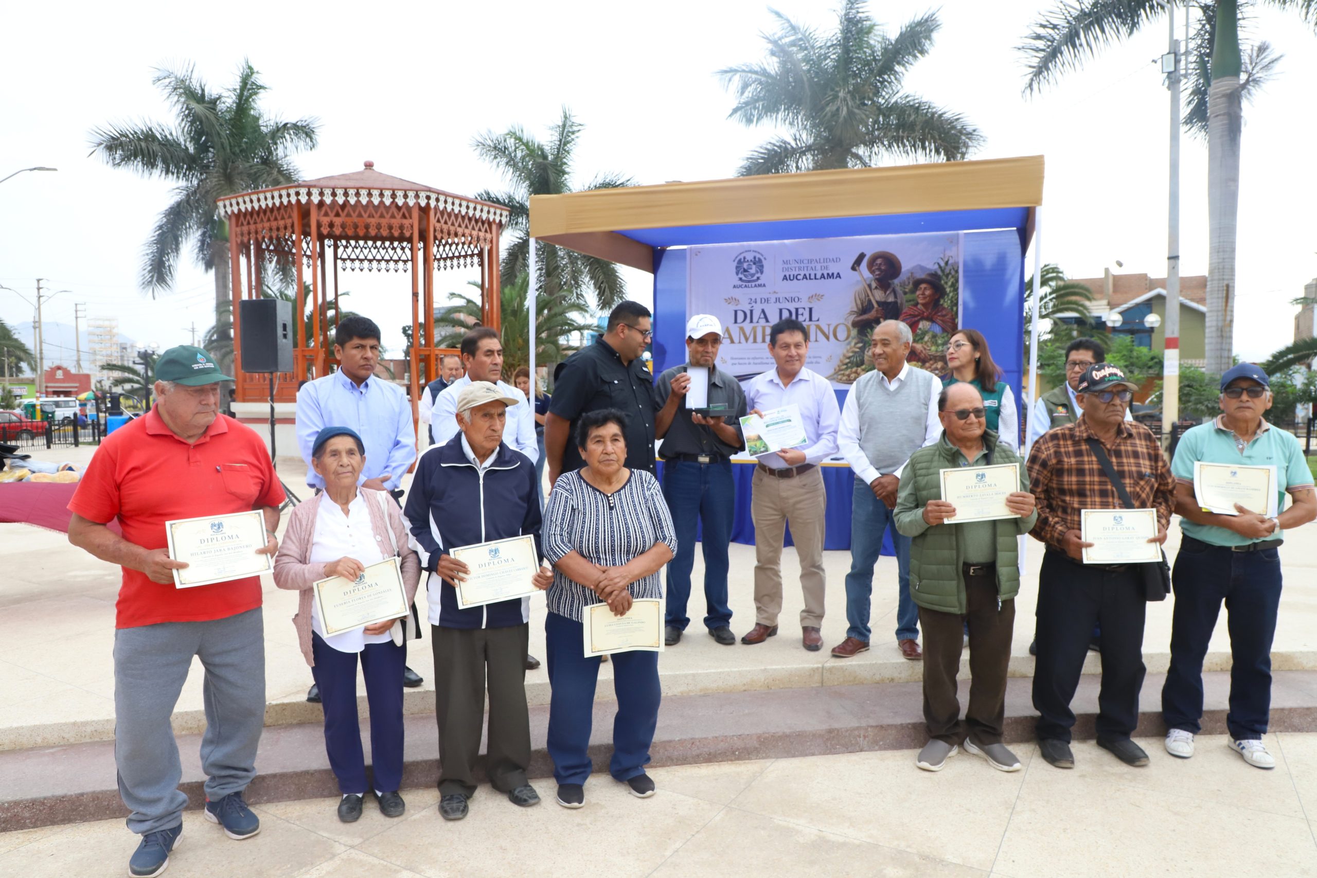 Municipalidad de Aucallama rindió merecido homenaje a los hombres y mujeres del campo