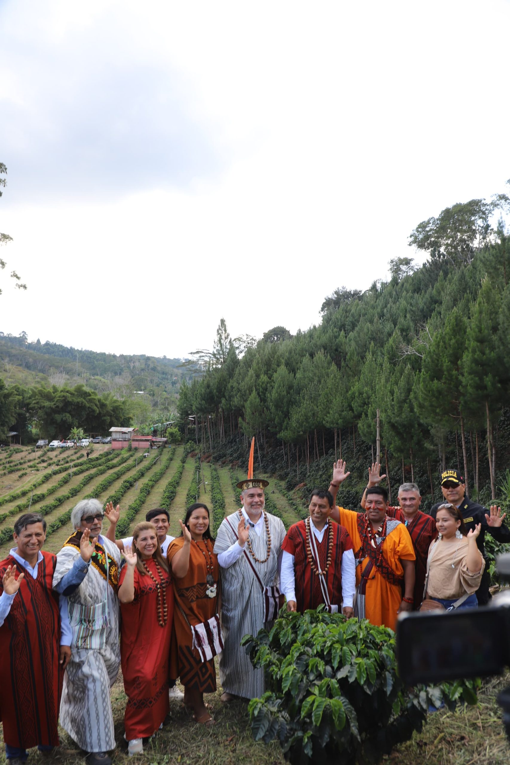 Ministro de la Producción visita el Parque Nacional del Café y anuncia mesa multisectorial