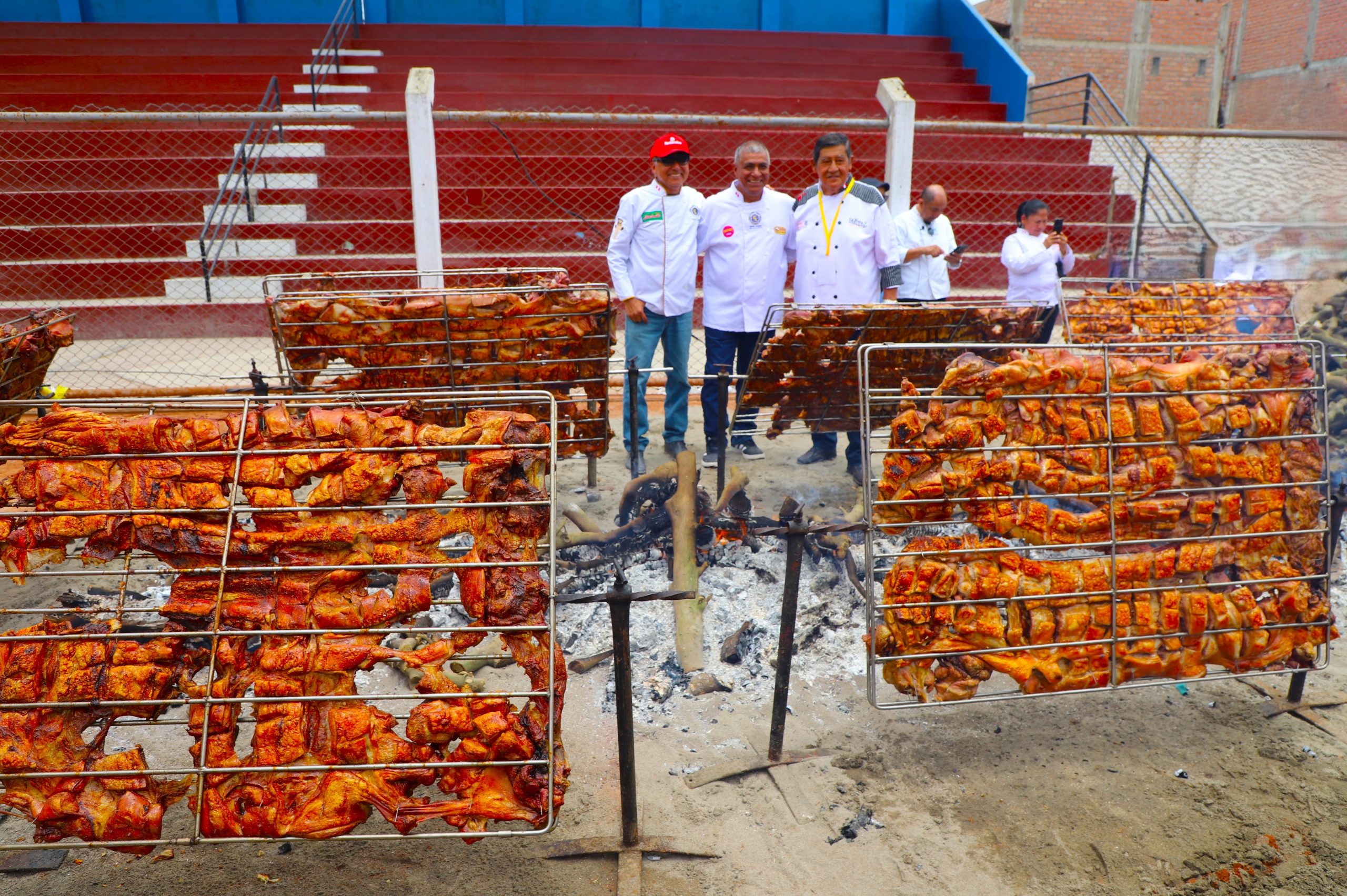 Chancay se viste de sabor para recibir a más de 30 mil visitantes en el XII Festival del chancho al palo