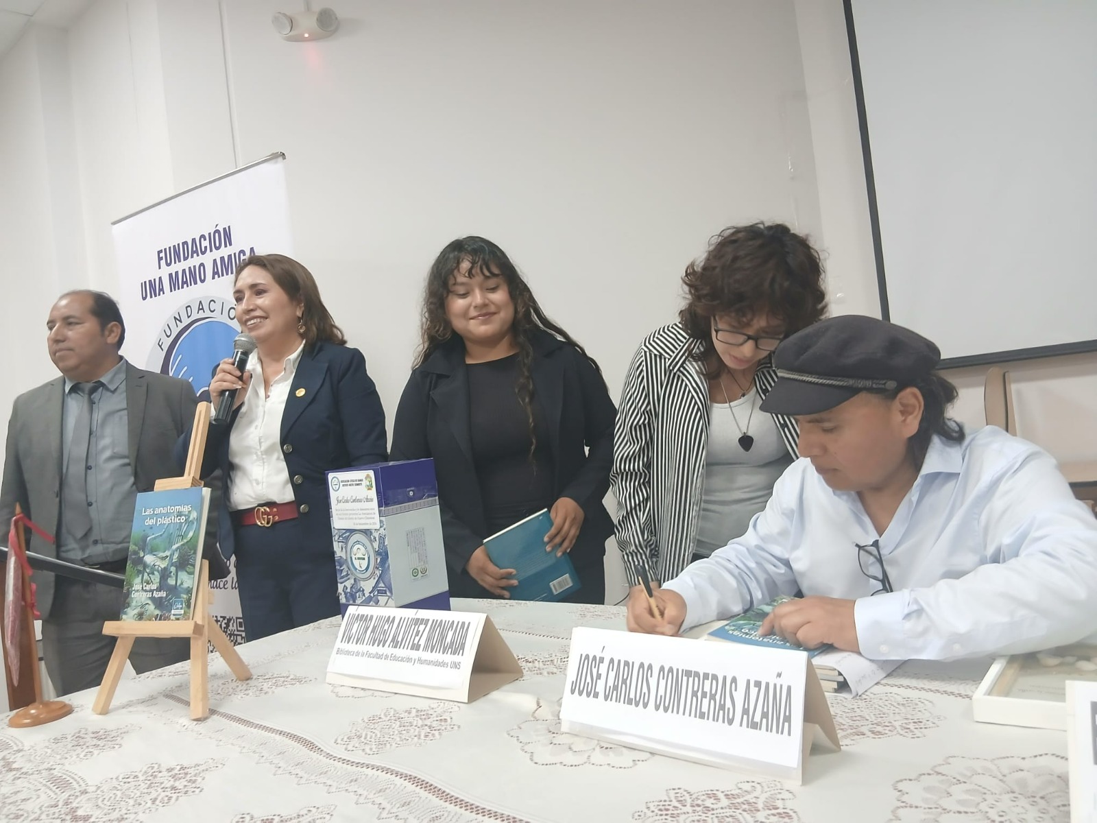 Escritor peruano José Contreras Azaña cerró su gira en Perú y se prepara para Fráncfort en Alemania